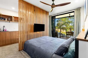 1 多间卧室、熨  斗/熨衣板、上网接入、床单