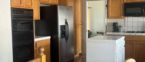 Mikrowelle, Ofen, Herdplatte, Geschirrspüler