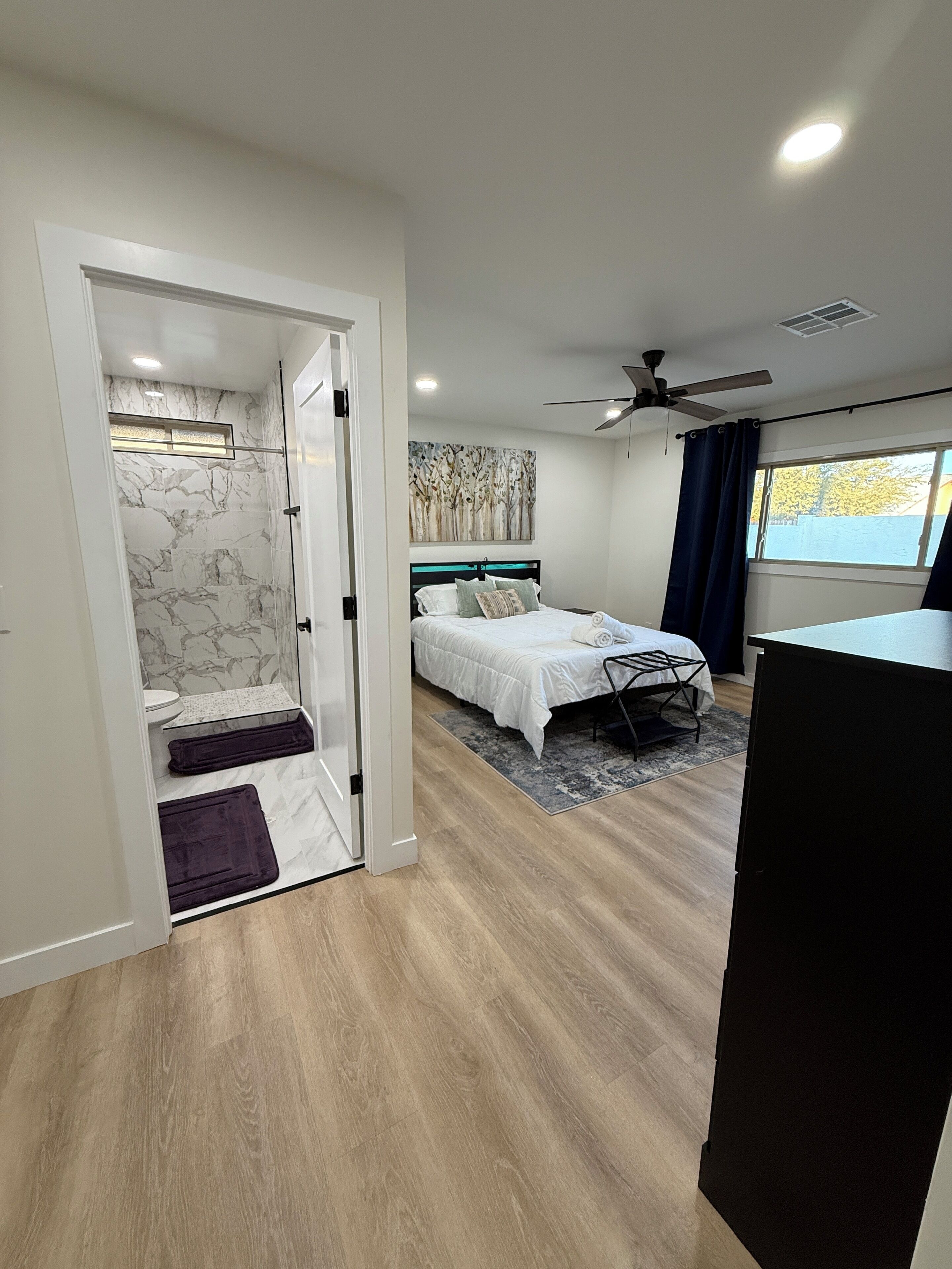 Iron/ironing board, WiFi, bed sheets