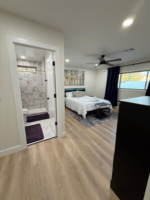 熨斗/熨衫板、Wi-Fi、床單