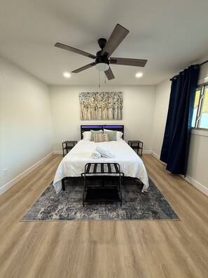 Strygejern/strygebræt, Wi-Fi, sengetøj