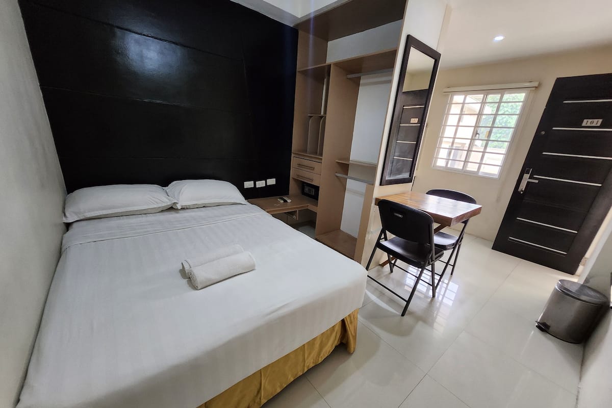 Escritorio y wifi gratis