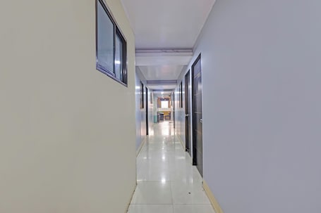 Lobby. Fabhotel Golden Residency