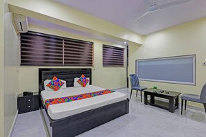 Egyptian cotton sheets, premium bedding, in-room safe, free WiFi