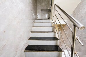 Lobby - Fabhotel B Town (Mumbai)