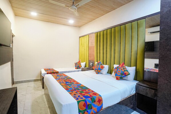 Egyptian cotton sheets, premium bedding, in-room safe, free WiFi - Fabhotel B Town (Mumbai)