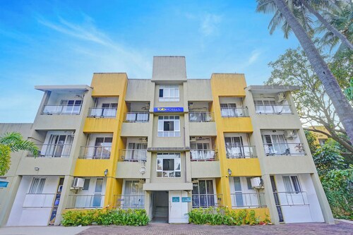 Fabhotel Charvi Reemz