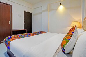 Egyptian cotton sheets, premium bedding, in-room safe, free WiFi - Fabhotel Charvi Reemz (Anjuna)