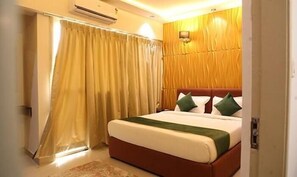 Egyptian cotton sheets, premium bedding, in-room safe, free WiFi - Fabhotel Outstay (Navi Mumbai)