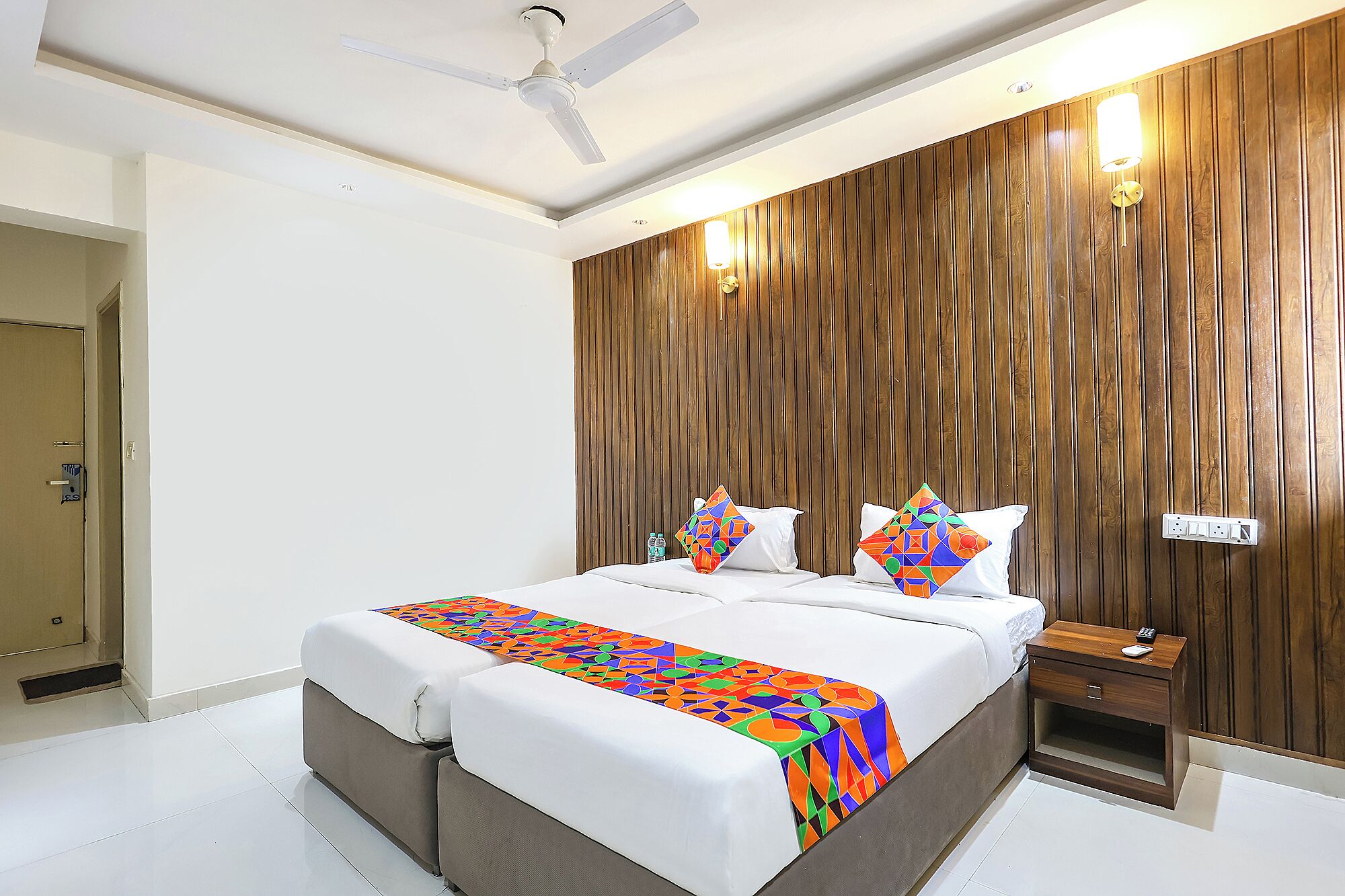 Egyptian cotton sheets, premium bedding, in-room safe, free WiFi