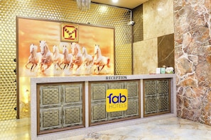 Quầy tiếp tân