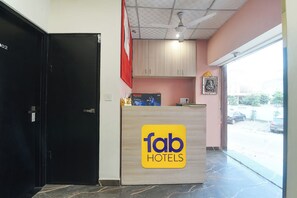 Reception - Fabhotel Capitol Square (Jaipur)