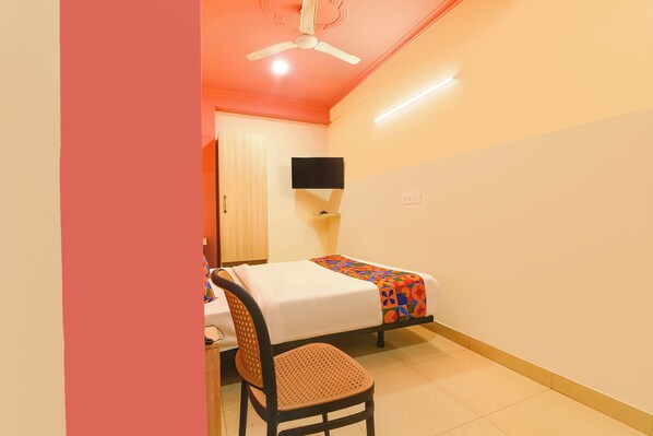 Egyptian cotton sheets, premium bedding, in-room safe, free WiFi - Via Capitol Square (Jaipur)