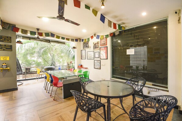 Lobby sitting area - Fabhotel Pooja Residency (Gurugram)