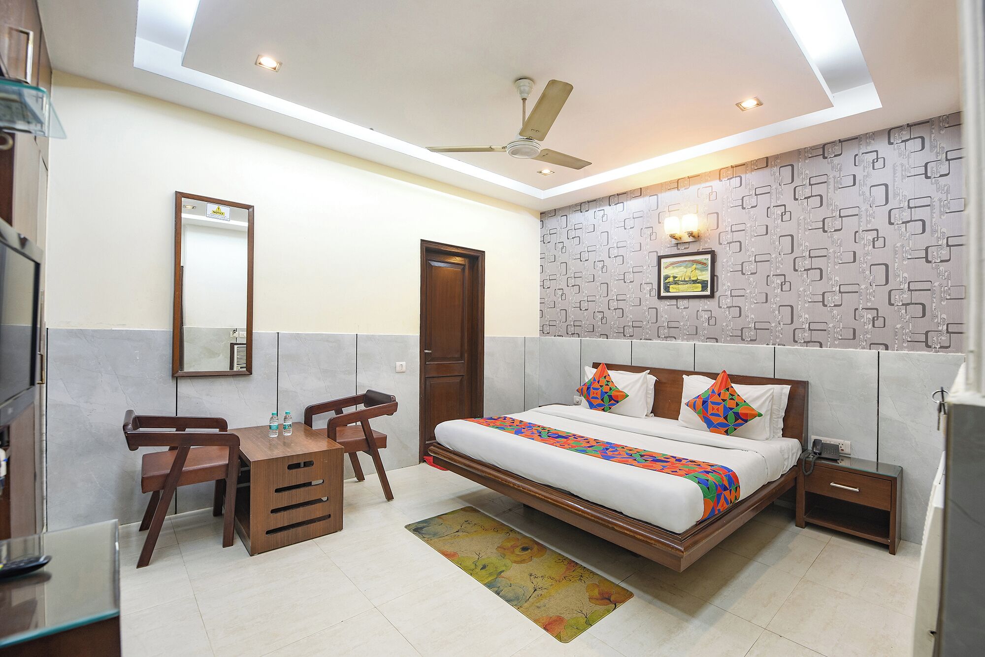 Egyptian cotton sheets, premium bedding, in-room safe, free WiFi