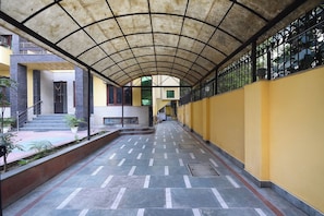 Parking - Fabhotel Uk House Residency (Gurugram)