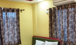 Seprai katun Mesir, seprai premium, brankas, dan Wi-Fi gratis