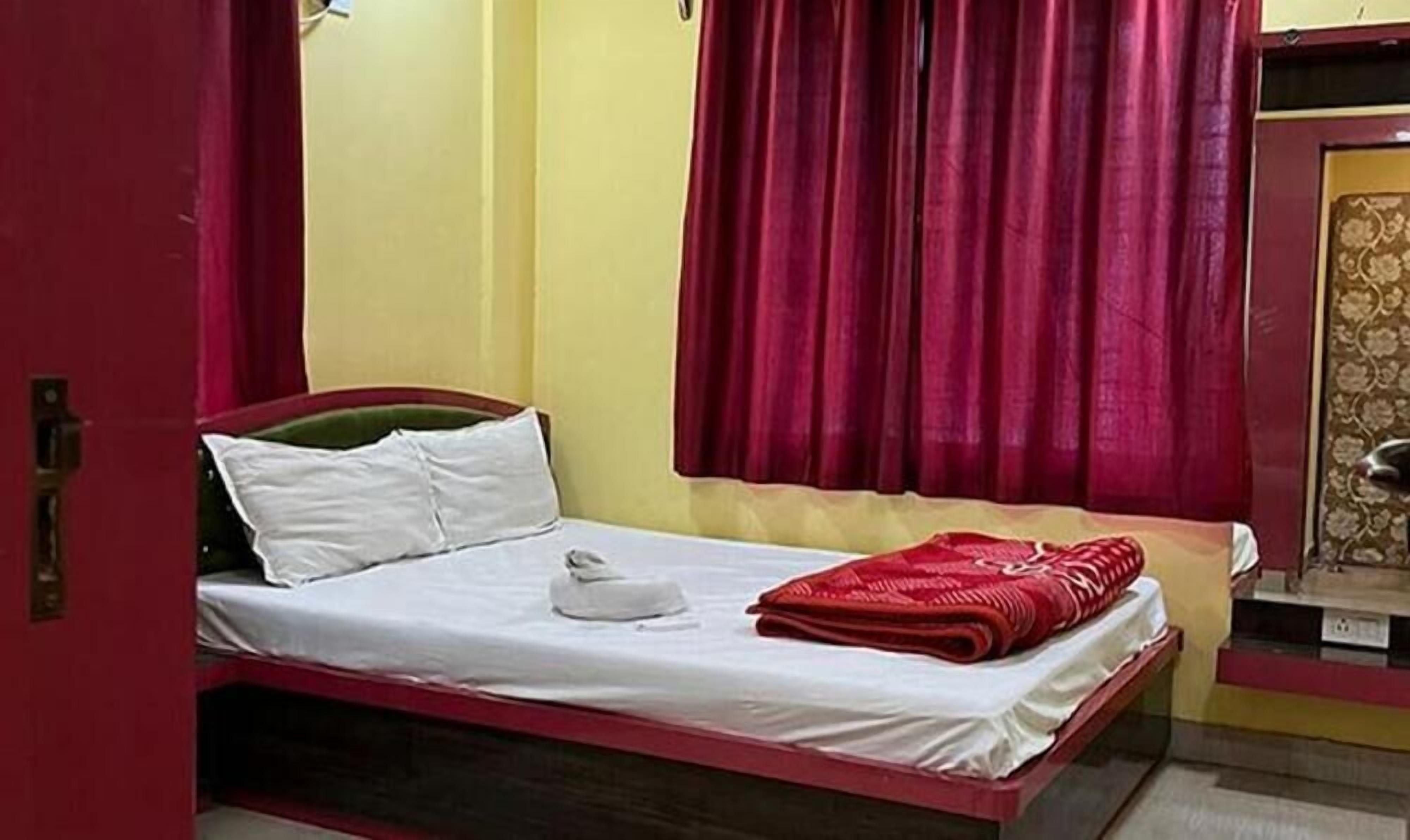 Deluxe Room | Egyptian cotton sheets, premium bedding, in-room safe, free WiFi
