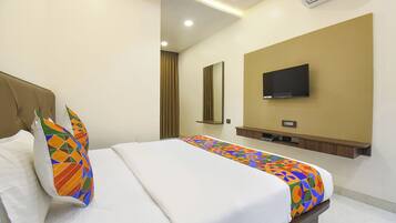 Deluxe Room | Egyptian cotton sheets, premium bedding, in-room safe, free WiFi