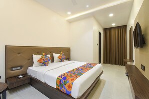 Egyptian cotton sheets, premium bedding, in-room safe, free WiFi - Fabhotel Kohinoor Plaza (Chhatrapati Sambhajinagar)