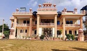 Exterior - Fabhotel Pink Haveli (Jaipur)