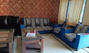 Lobby sitting area - Fabhotel Pink Haveli (Jaipur)