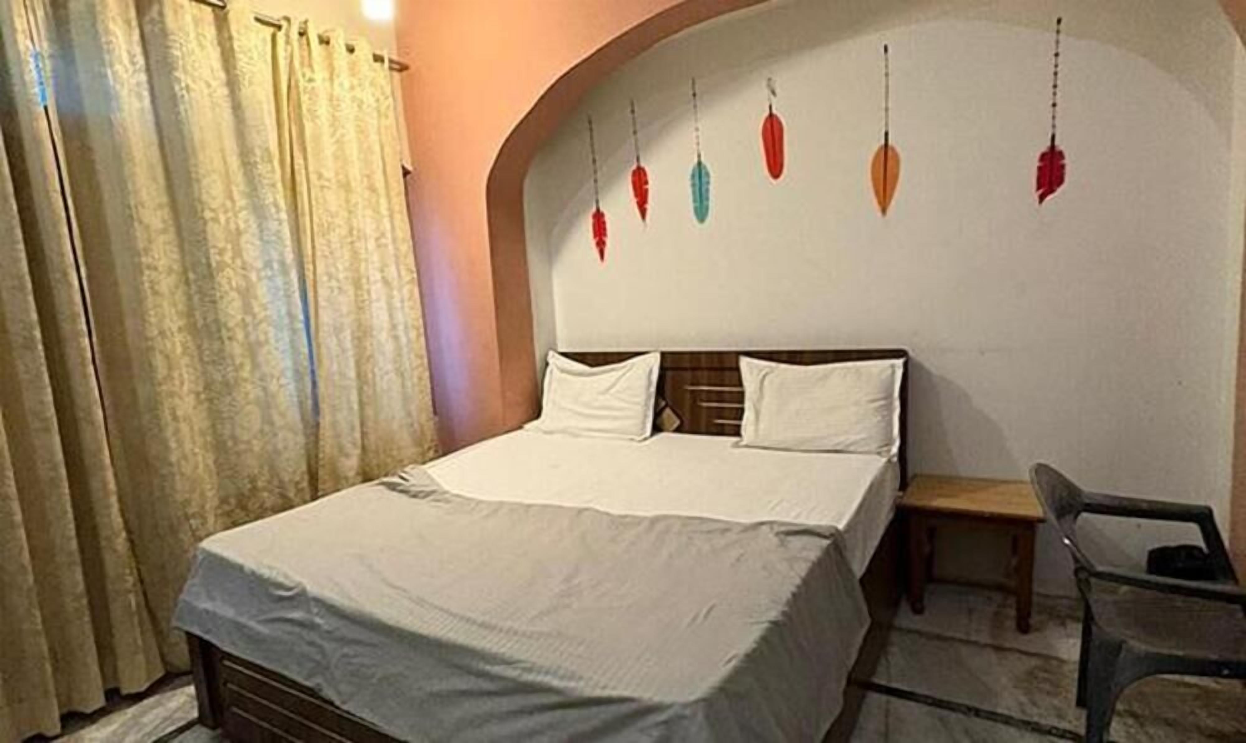 Deluxe Room | Egyptian cotton sheets, premium bedding, in-room safe, free WiFi