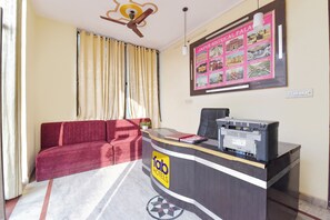 Reception - Fabhotel Pink Haveli (Jaipur)