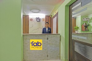 Reception - Fabhotel Akki Residency 66 (Noida)