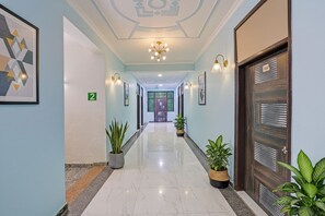 Lobby - Fabhotel Akki Residency 66 (Noida)
