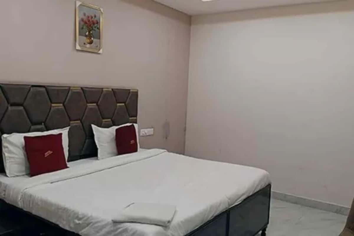 Luxury Suite | Egyptian cotton sheets, premium bedding, in-room safe, free WiFi