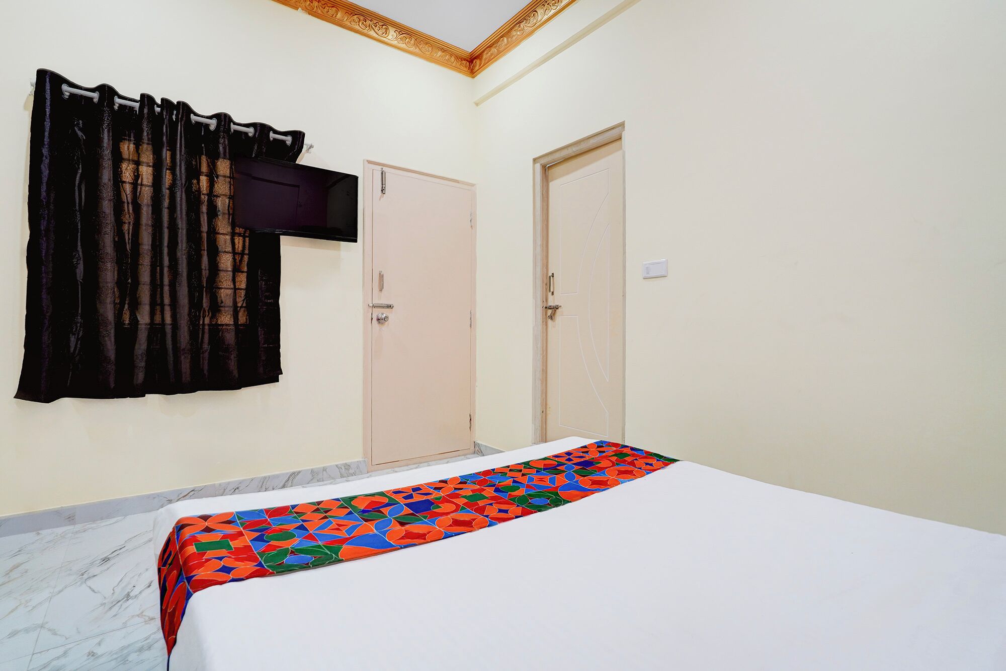 Egyptian cotton sheets, premium bedding, in-room safe, free WiFi