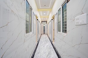 Lobby - Fabhotel Golden Inn I (Bengaluru)