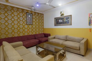 Lobby sitting area - Fabhotel Kalka Residency (New Delhi)
