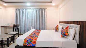 Egyptian cotton sheets, premium bedding, in-room safe, free WiFi