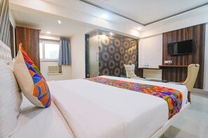 Egyptian cotton sheets, premium bedding, in-room safe, free WiFi - Fabhotel Arsh Executive Inn (Kalyan)