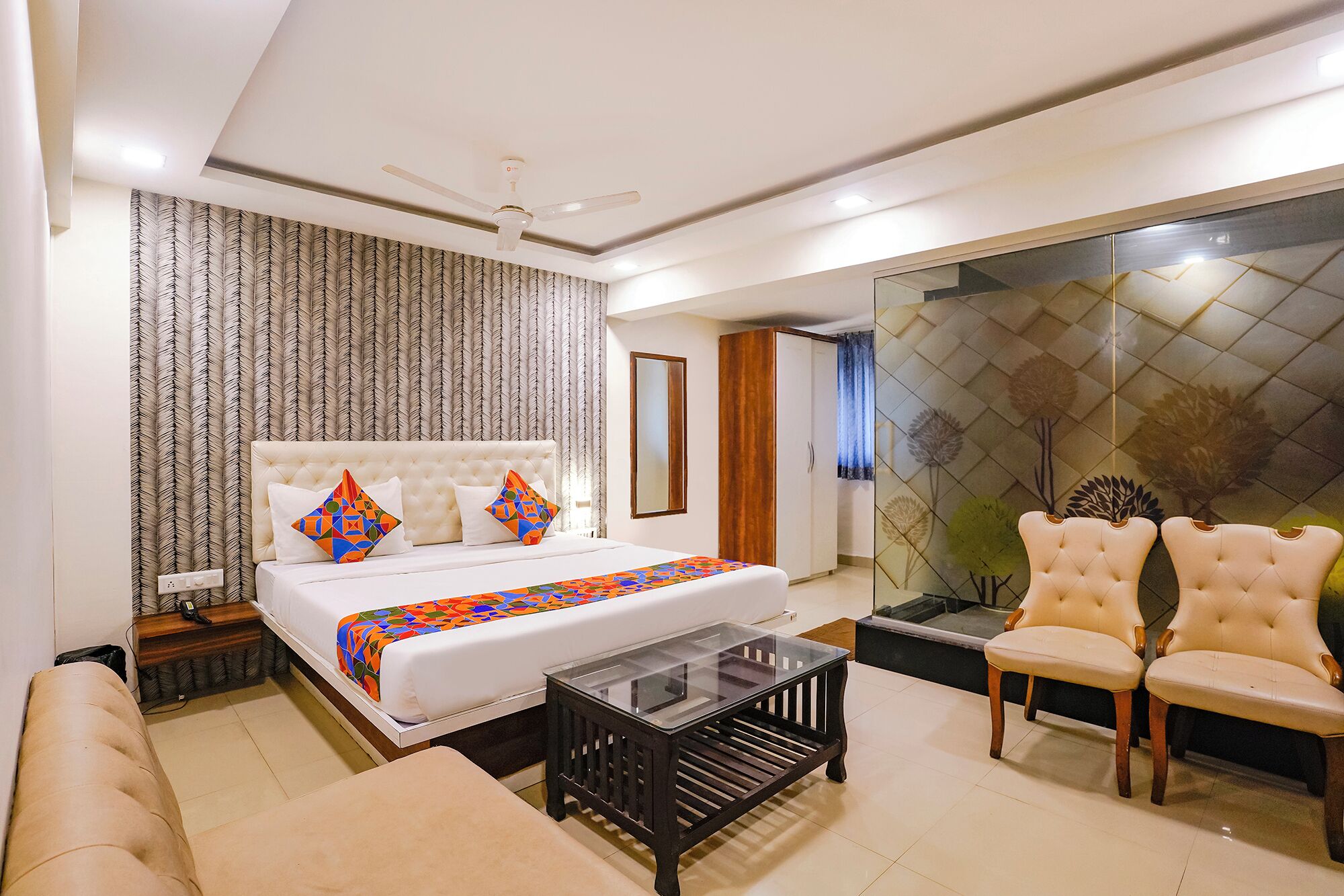 ผ้าปูที่นอนฝ้ายอียิปต์, เครื่องนอนระดับพรีเมียม, ตู้นิรภัยในห้องพัก