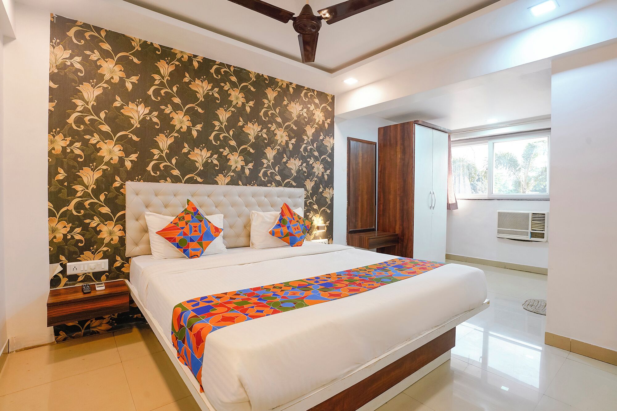 Deluxe-Zimmer | Bettwäsche aus ägyptischer Baumwolle, hochwertige Bettwaren, Zimmersafe