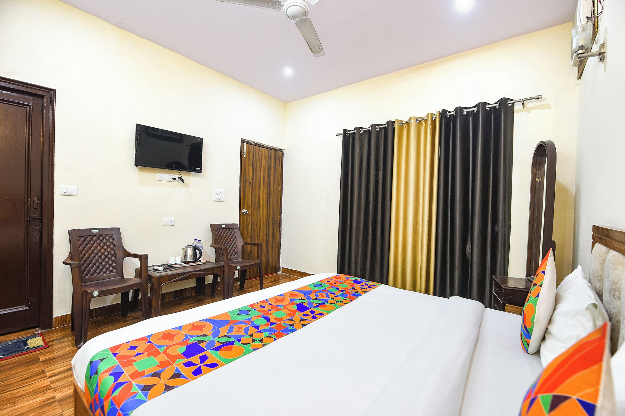 ผ้าปูที่นอนฝ้ายอียิปต์, เครื่องนอนระดับพรีเมียม, ตู้นิรภัยในห้องพัก