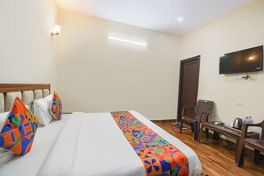 Egyptian cotton sheets, premium bedding, in-room safe, free WiFi