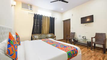 Egyptian cotton sheets, premium bedding, in-room safe, free WiFi