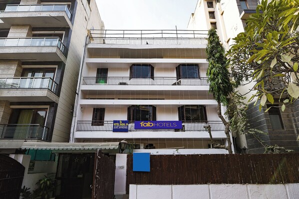 Exterior - Fabhotel Badal Inn (New Delhi)