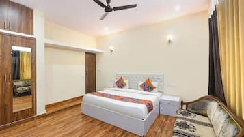 Egyptian cotton sheets, premium bedding, in-room safe, free WiFi