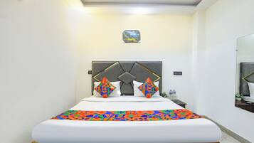 Egyptian cotton sheets, premium bedding, in-room safe, free WiFi