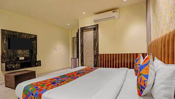 Egyptian cotton sheets, premium bedding, in-room safe, free WiFi