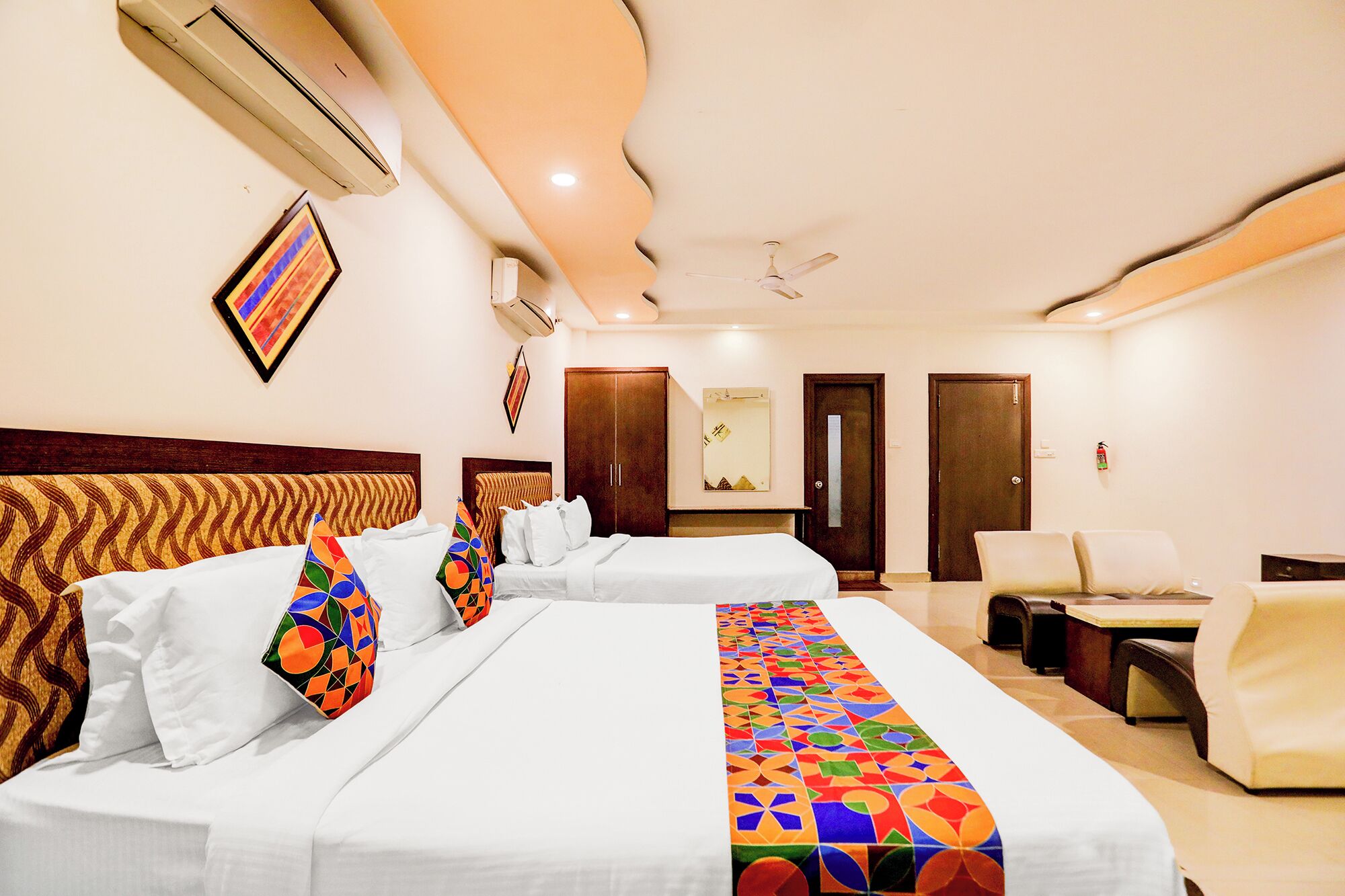 Egyptian cotton sheets, premium bedding, in-room safe, free WiFi