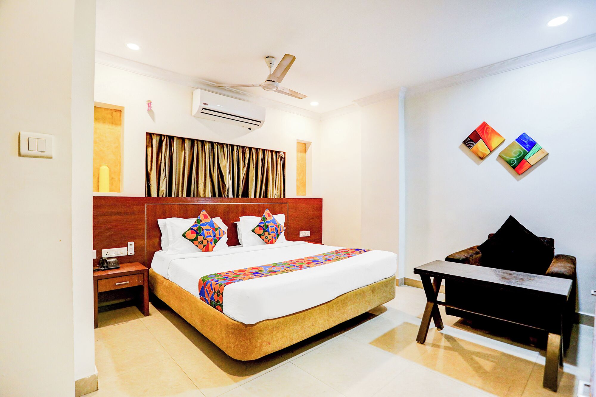 Sengetøy i egyptisk bomull, sengetøy av topp kvalitet og safe på rommet