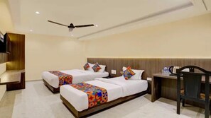 Egyptian cotton sheets, premium bedding, in-room safe, free WiFi - Fabhotel Casa Royal Residency (Mumbai)