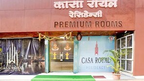 Property entrance - Fabhotel Casa Royal Residency (Mumbai)