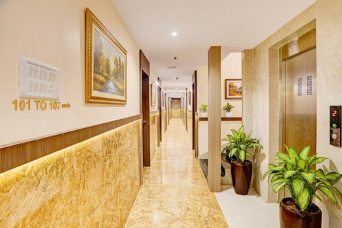 Fabhotel Casa Royal Residency